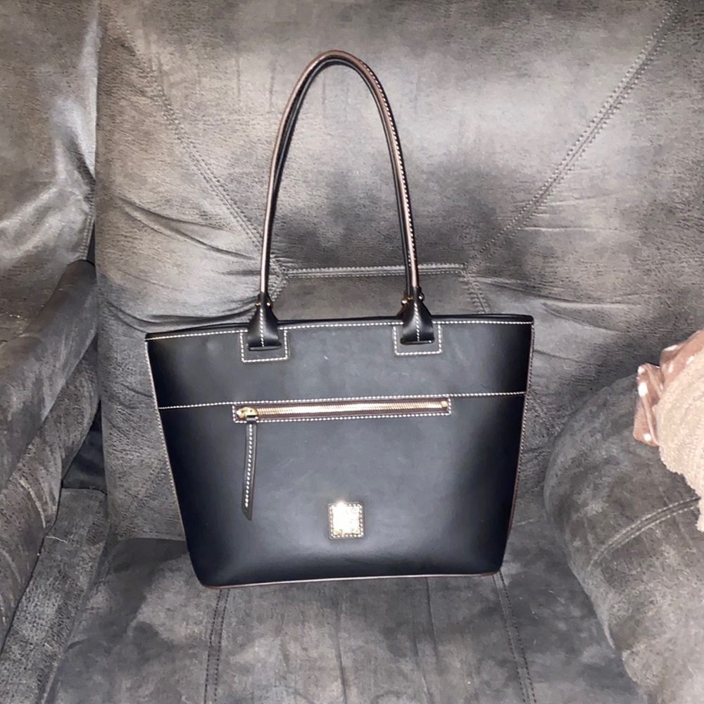 Dooney & Bourke black tote bag